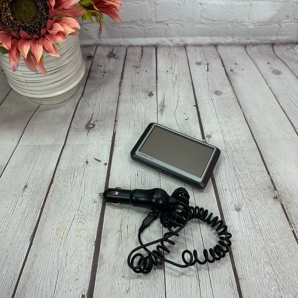 garmin nuvi 260W with DC adapter power cord